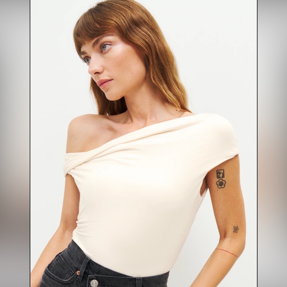 Reformation Cello Knit Top. Cream. Size S